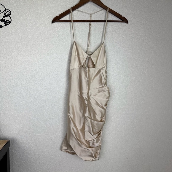 The Sei Cream Cut Out Ruched Dress SZ 4 w/tags - Picture 7 of 16
